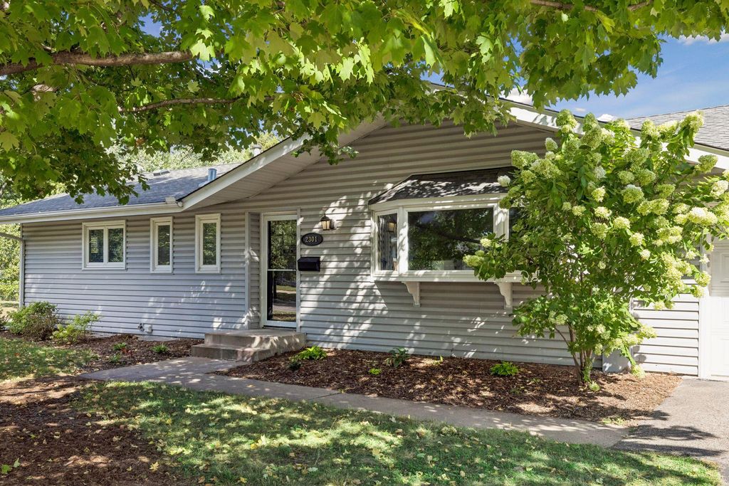 2301 Flag Avenue S, Saint Louis Park, MN 55426 — exterior