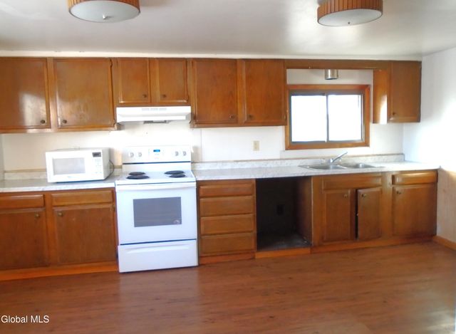 1114 9th Avenue, Schenectady, NY 12303