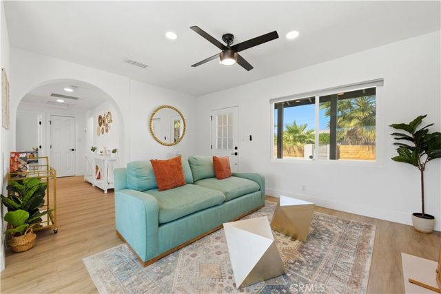 4351 E Calle De Carlos, Palm Springs, CA 92264