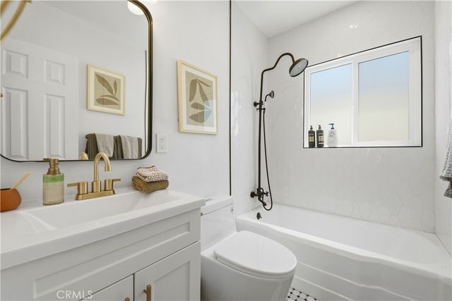 4351 E Calle De Carlos, Palm Springs, CA 92264