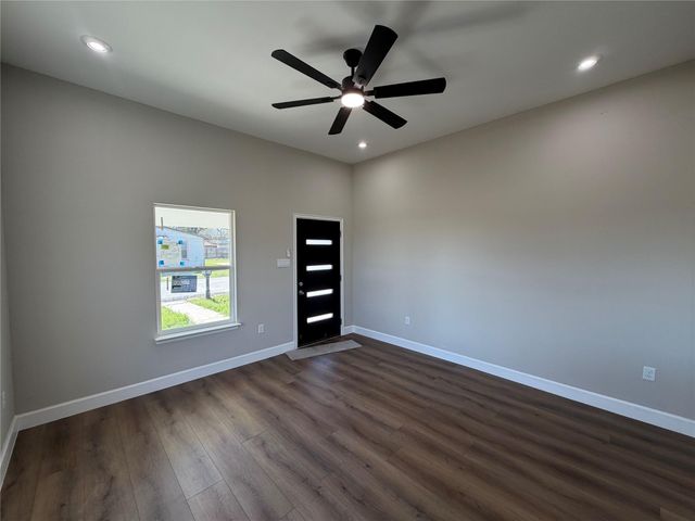 1610 George Avenue, Richmond, TX 77469