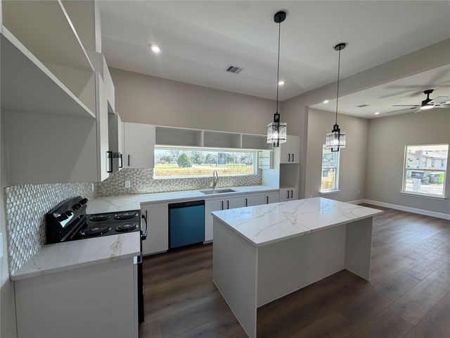 1610 George Avenue, Richmond, TX 77469