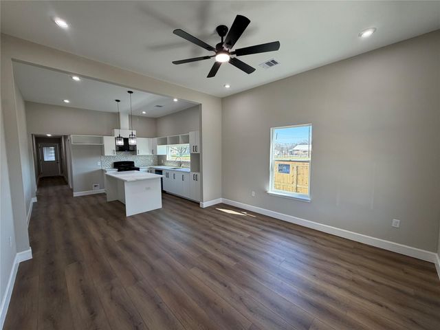 1610 George Avenue, Richmond, TX 77469