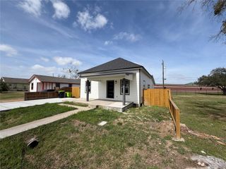 1610 George Avenue, Richmond, TX 77469