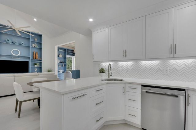 3306 Fairway Drive N, Jupiter, FL 33477