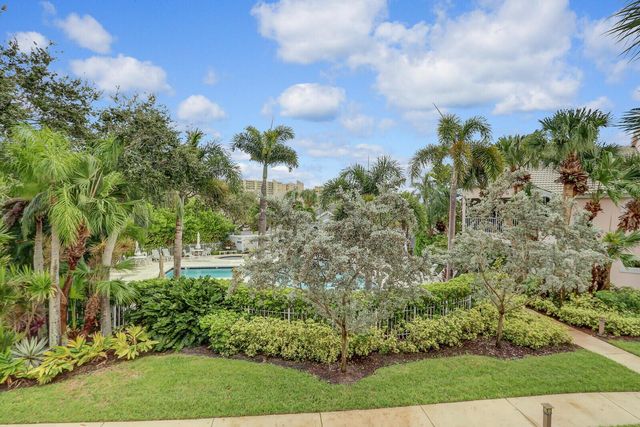 3306 Fairway Drive N, Jupiter, FL 33477