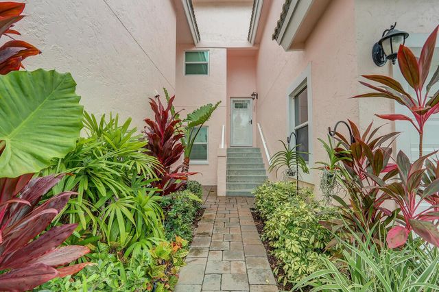 3306 Fairway Drive N, Jupiter, FL 33477