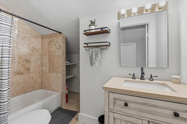 255 Rocky Creek RD, Dripping Springs, TX 78620