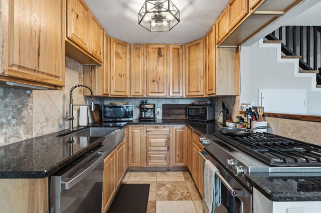 255 Rocky Creek RD, Dripping Springs, TX 78620