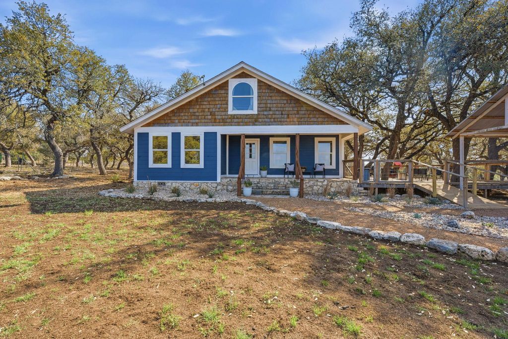 255 Rocky Creek RD, Dripping Springs, TX 78620