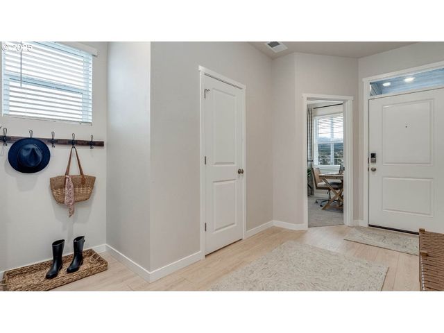 3696 Sw BINFORD Ave, Gresham, OR 97080