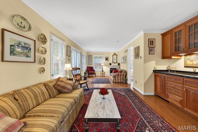 195 Austin Place, St Louis, MO 63122