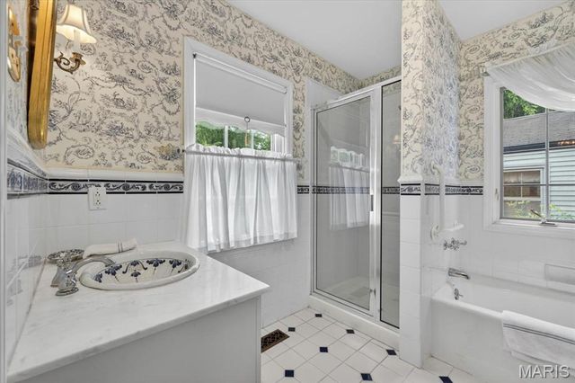 195 Austin Place, St Louis, MO 63122