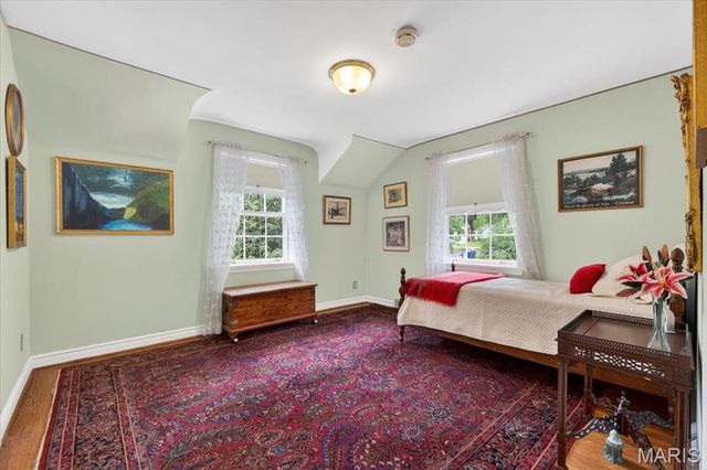 195 Austin Place, St Louis, MO 63122