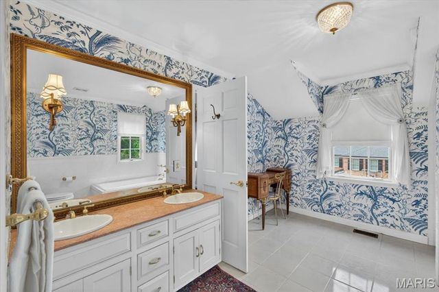 195 Austin Place, St Louis, MO 63122
