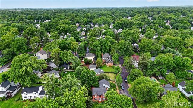 195 Austin Place, St Louis, MO 63122