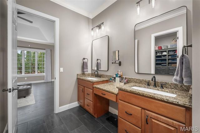 16291 Upper Chesterfield Ridge Drive, Chesterfield, MO 63017