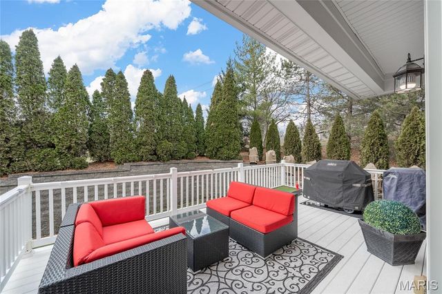 16291 Upper Chesterfield Ridge Drive, Chesterfield, MO 63017