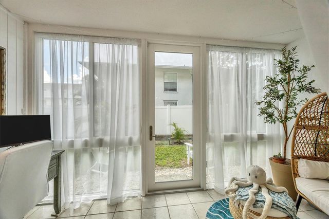 116 VISTA HERMOSA CIRCLE 108C, Sarasota, FL 34242