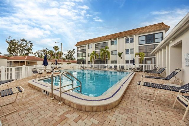 116 VISTA HERMOSA CIRCLE 108C, Sarasota, FL 34242