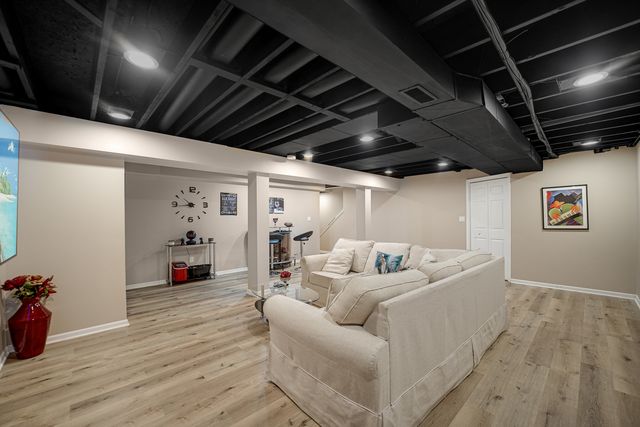 2407 Morning Glory Lane, Crest Hill, IL 60403