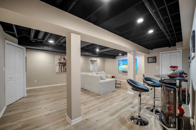 2407 Morning Glory Lane, Crest Hill, IL 60403