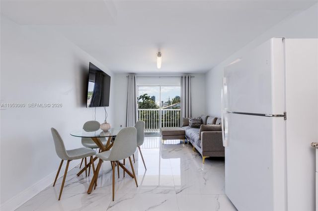 3527 NE 168th St 309, North Miami Beach, FL 33160