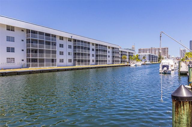 3527 NE 168th St 309, North Miami Beach, FL 33160