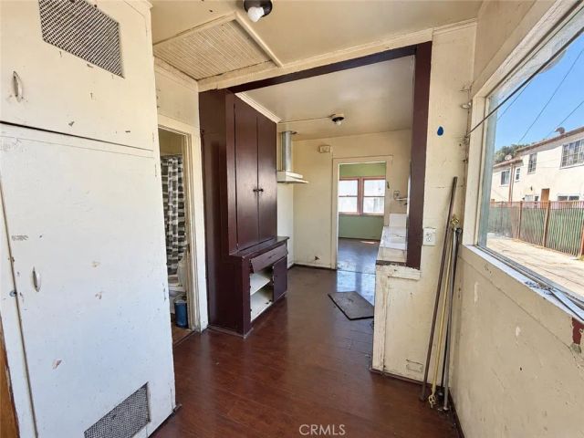 1272 Queen Anne, Los Angeles, CA 90019
