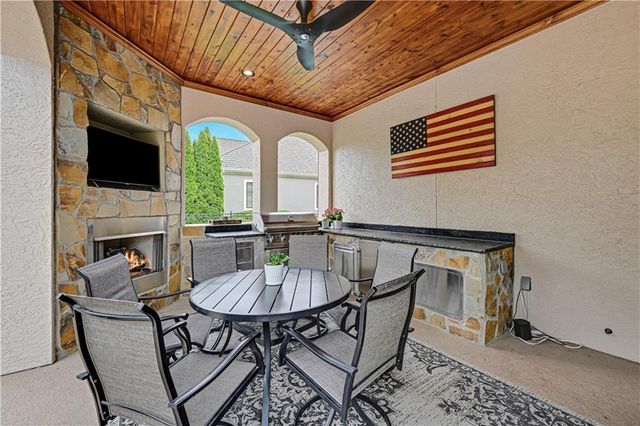 11204 W 165TH Street, Overland Park, KS 66062