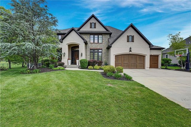 11204 W 165TH Street, Overland Park, KS 66062