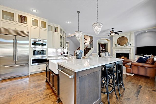 11204 W 165TH Street, Overland Park, KS 66062