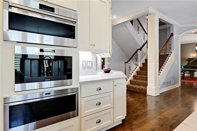 11204 W 165TH Street, Overland Park, KS 66062