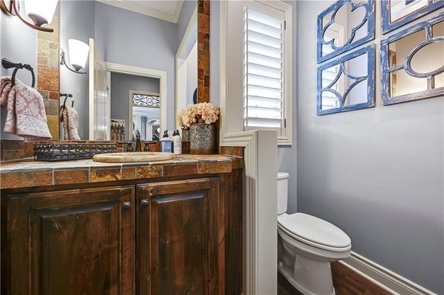 11204 W 165TH Street, Overland Park, KS 66062