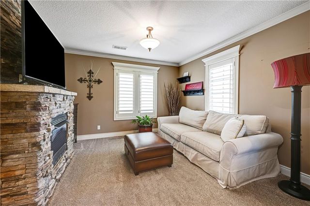 11204 W 165TH Street, Overland Park, KS 66062