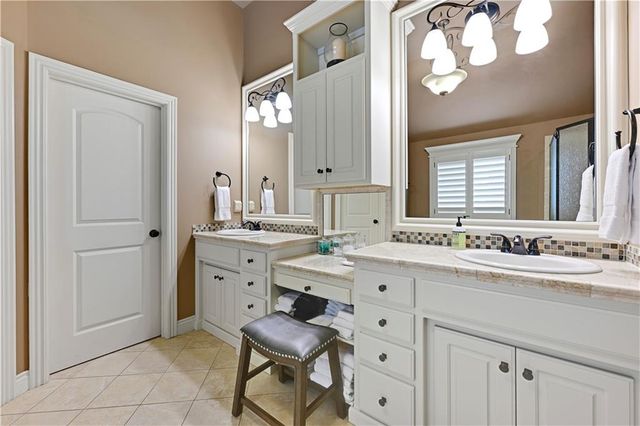 11204 W 165TH Street, Overland Park, KS 66062