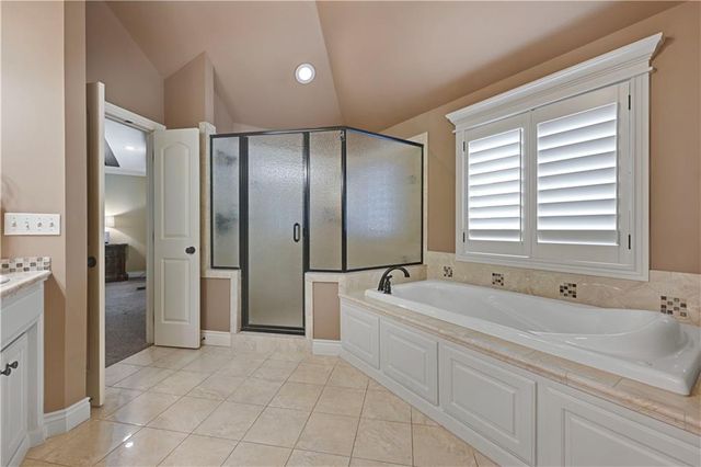 11204 W 165TH Street, Overland Park, KS 66062