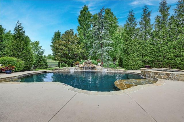 11204 W 165TH Street, Overland Park, KS 66062