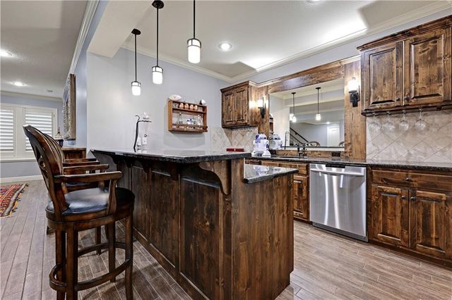11204 W 165TH Street, Overland Park, KS 66062