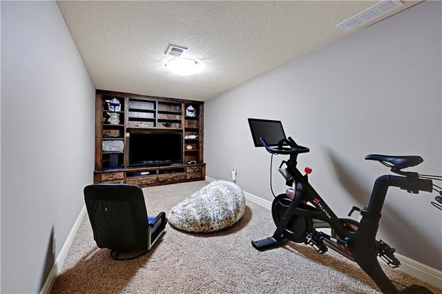 11204 W 165TH Street, Overland Park, KS 66062