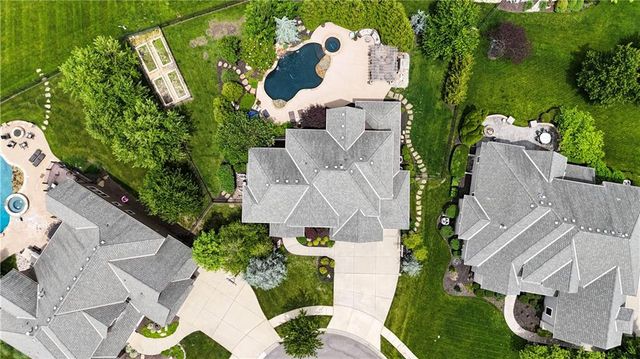 11204 W 165TH Street, Overland Park, KS 66062
