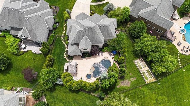 11204 W 165TH Street, Overland Park, KS 66062