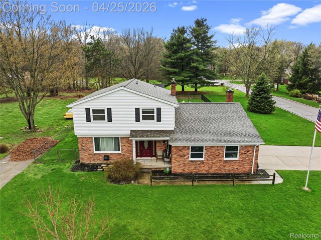 3799 Capitol Way, Highland Charter Township, MI 48356
