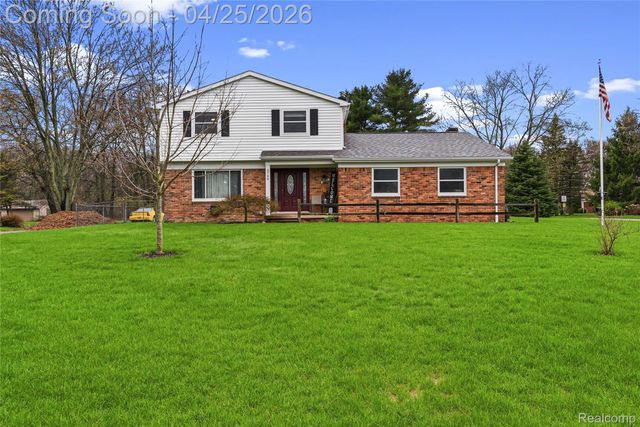 3799 Capitol Way, Highland Charter Township, MI 48356
