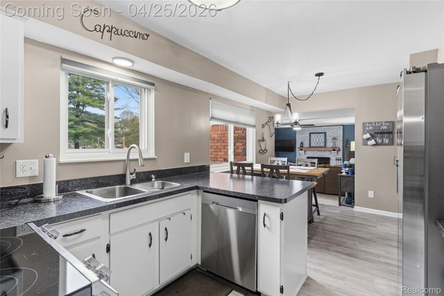 3799 Capitol Way, Highland Charter Township, MI 48356