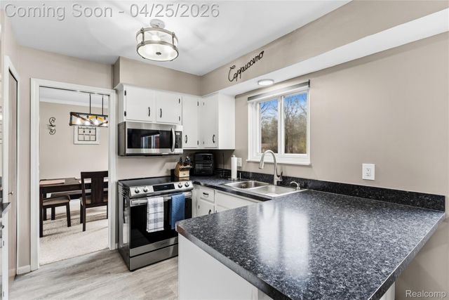 3799 Capitol Way, Highland Charter Township, MI 48356