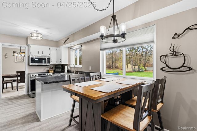 3799 Capitol Way, Highland Charter Township, MI 48356