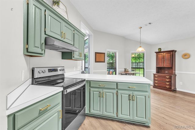 55 POST OAK Place, Wetumpka, AL 36093