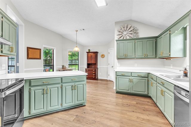 55 POST OAK Place, Wetumpka, AL 36093