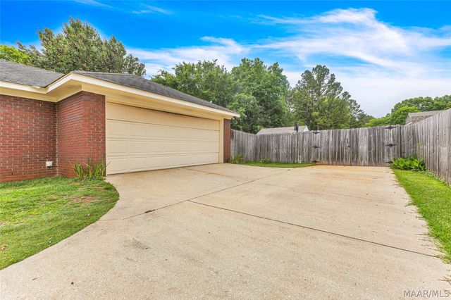 55 POST OAK Place, Wetumpka, AL 36093
